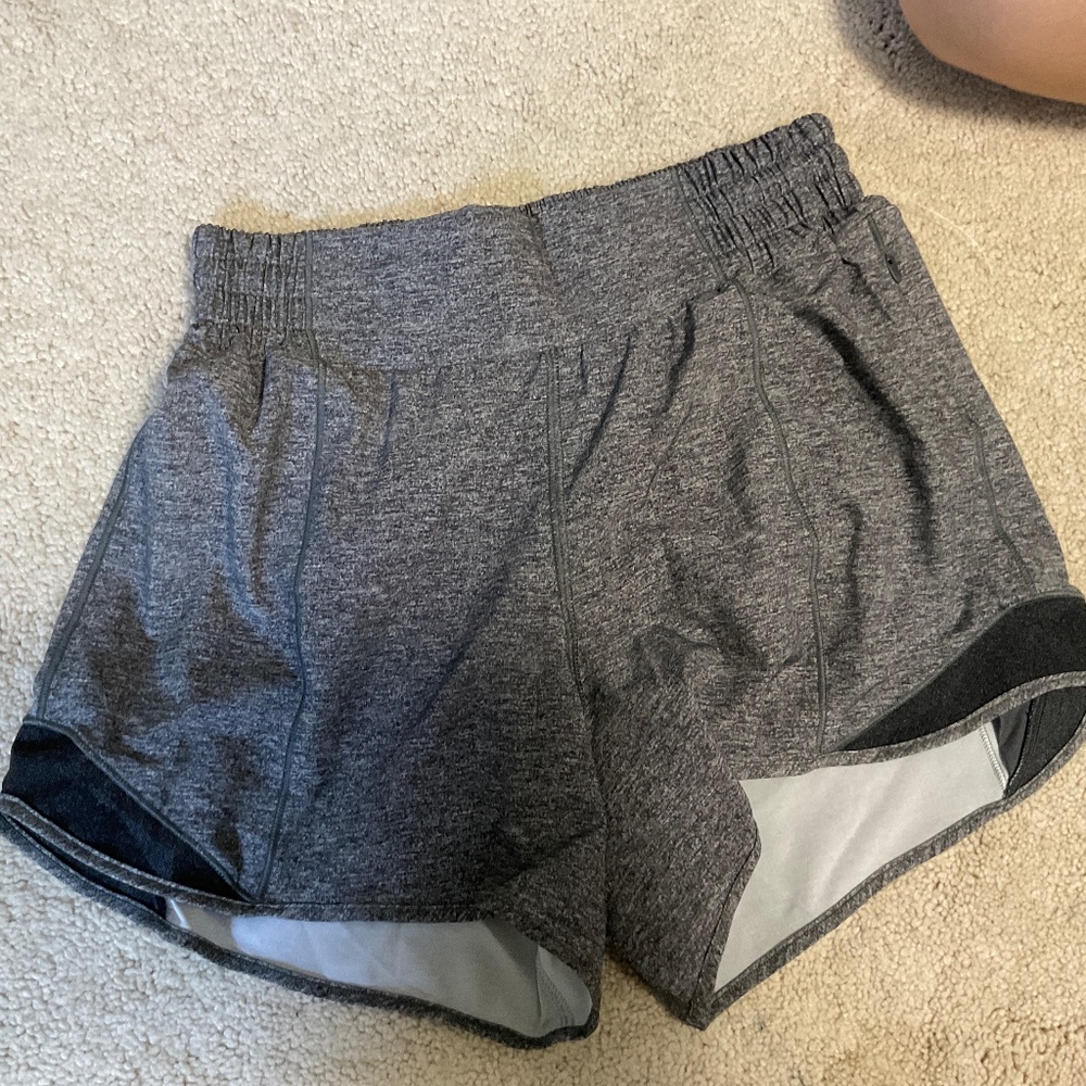 Lulu lemon hotty hot (size 4)